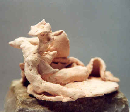 Au lit !, terre cuite  (2004) copyright D. Aliquot (ADAGP)