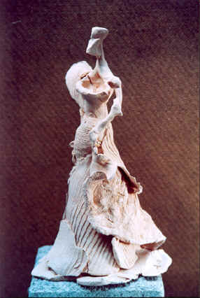 Élégante, terre cuite (2004) copyright D. Aliquot (ADAGP)